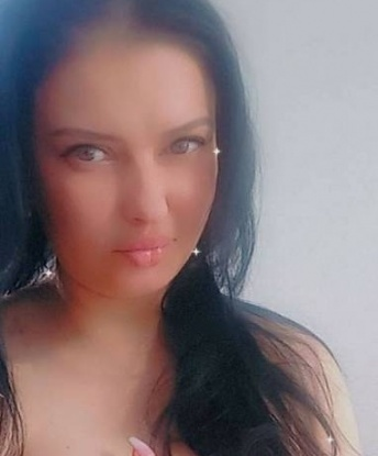 У меня все, что тебе нужно - креативность, нежность и опыт. Я с удовольствием реализую твои самые сокровенные фантазии. Услуги, которые я предлагаю, доставят тебе невероятное удовольствие. Фото, которые ты видишь, подтверждают мою красоту и очарование. Я проживаю в Москве и готова встретиться с тобой прямо сейчас. Отзывы обо мне являются лучшим доказательством моих талантов и профессионализма. Жду твоего звонка 🌹💋 Ирина